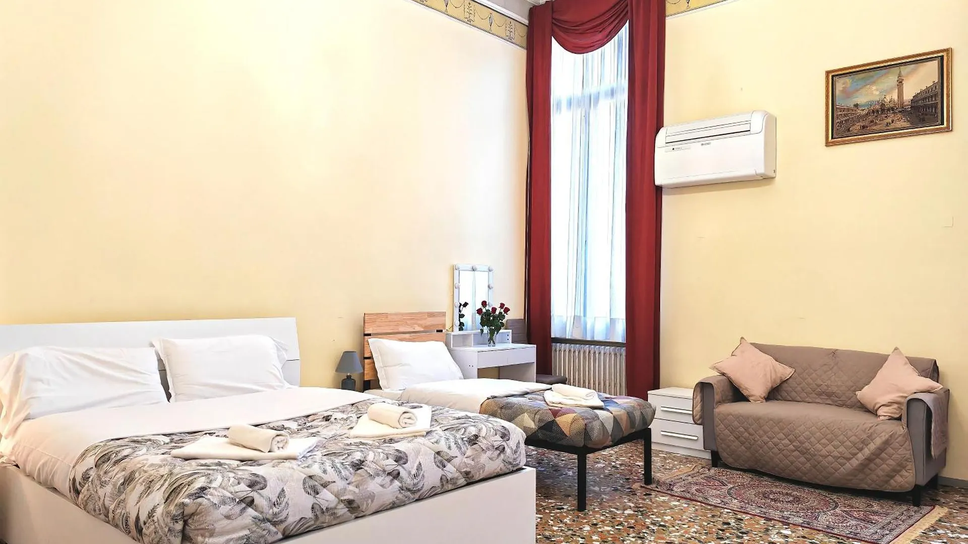 Venice Tourist House 0*,