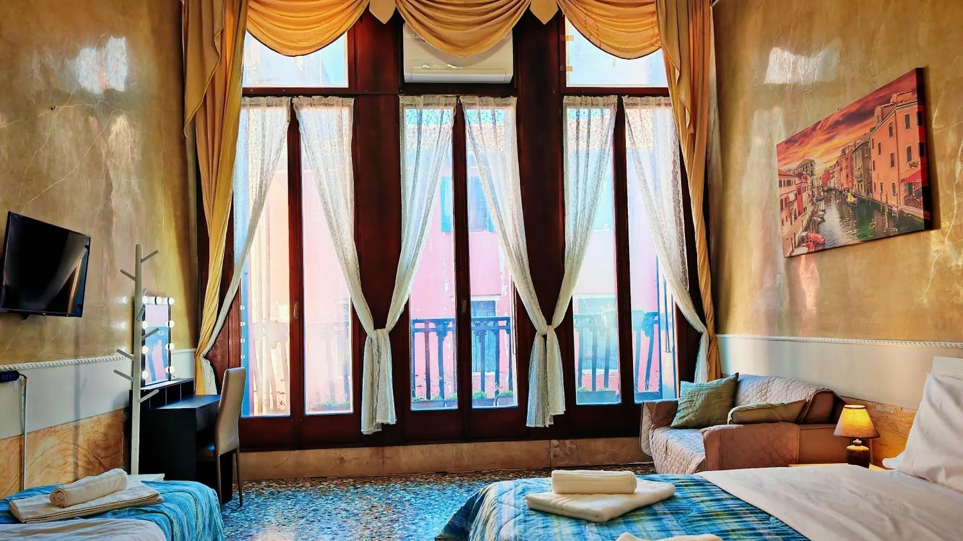 Venice Tourist House 0*,